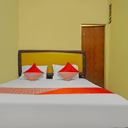 Oyo 92577 Hotel Sidikalang Near Kejaksaan Negeri Dairi Esterno foto