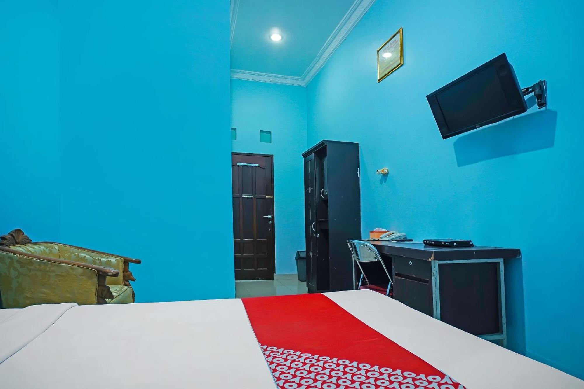 Oyo 92577 Hotel Sidikalang Near Kejaksaan Negeri Dairi Esterno foto