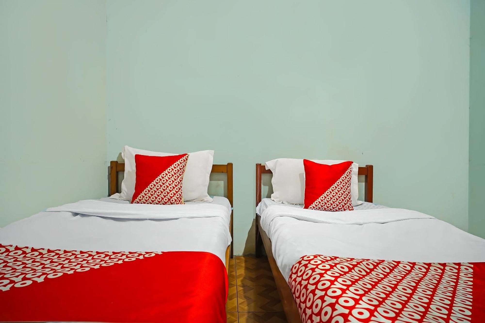 Oyo 92577 Hotel Sidikalang Near Kejaksaan Negeri Dairi Esterno foto