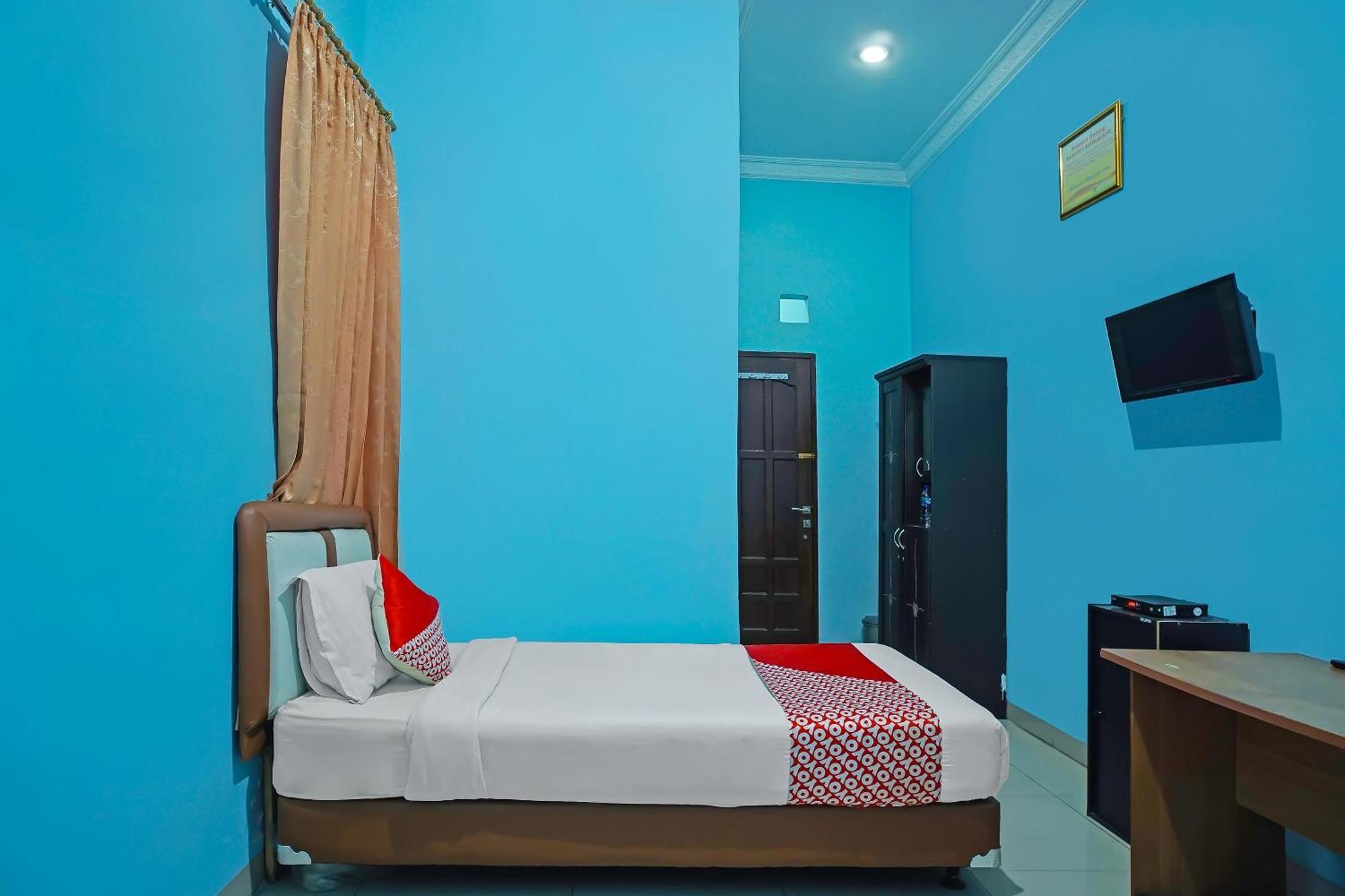 Oyo 92577 Hotel Sidikalang Near Kejaksaan Negeri Dairi Esterno foto