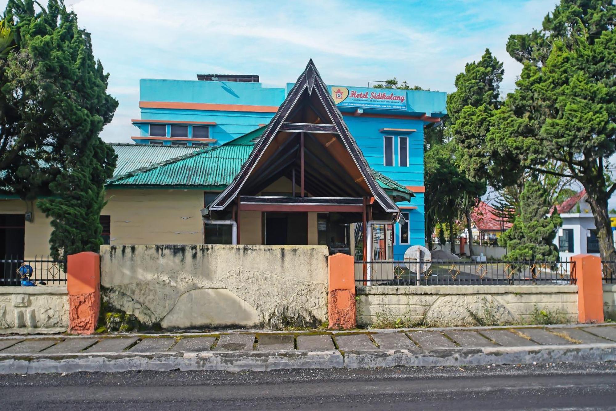 Oyo 92577 Hotel Sidikalang Near Kejaksaan Negeri Dairi Esterno foto