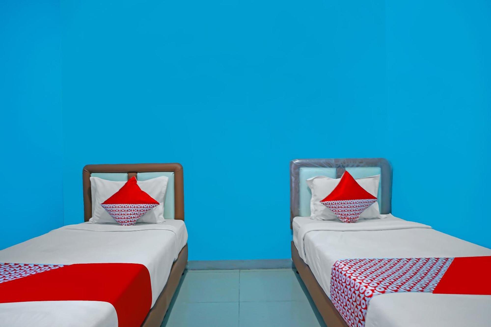 Oyo 92577 Hotel Sidikalang Near Kejaksaan Negeri Dairi Esterno foto