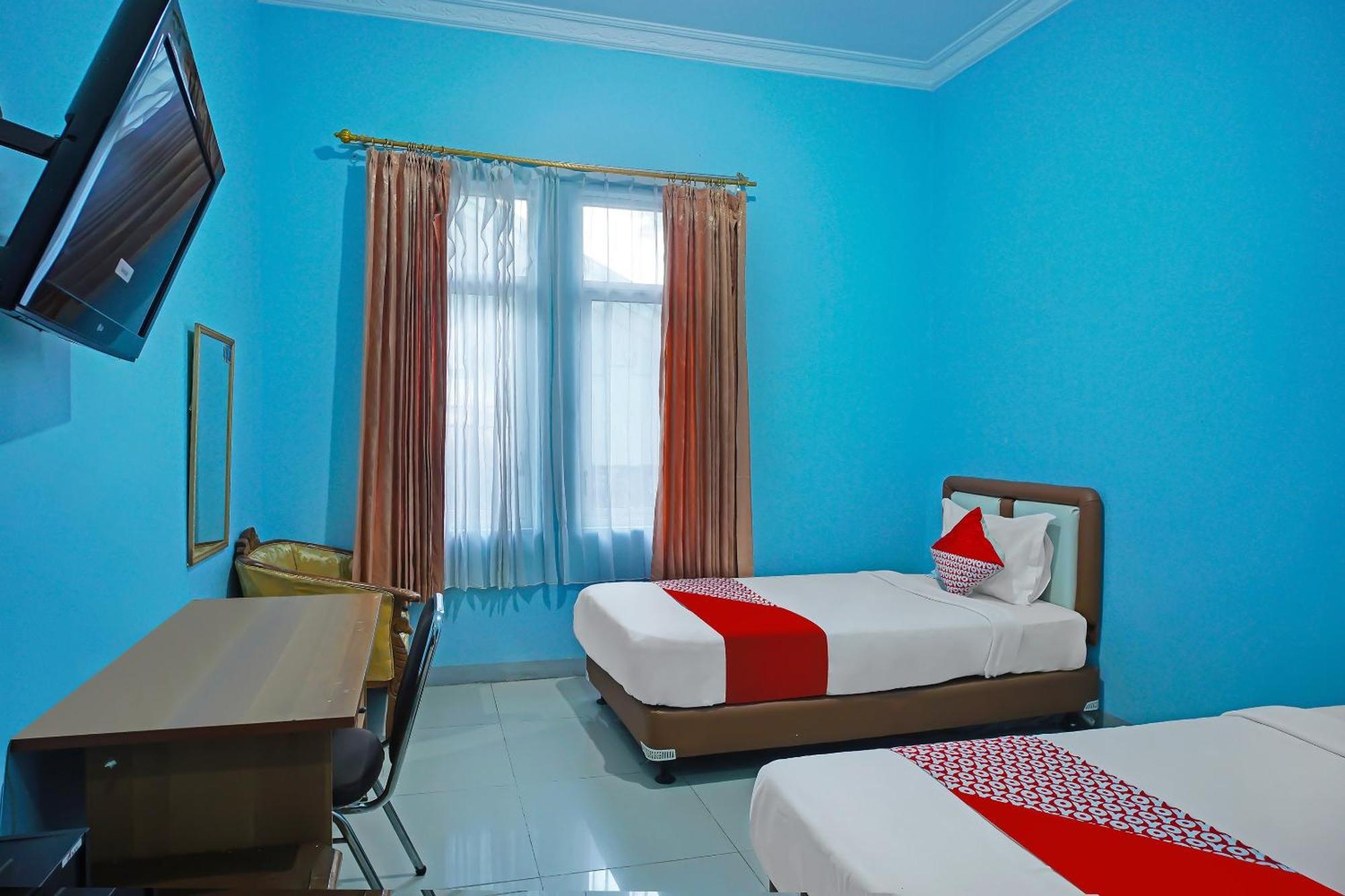 Oyo 92577 Hotel Sidikalang Near Kejaksaan Negeri Dairi Esterno foto